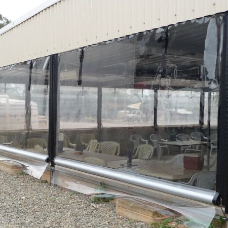 Folhas de PVC Cristalinas Brilhantes e Anti-UV usadas para Persianas Externas